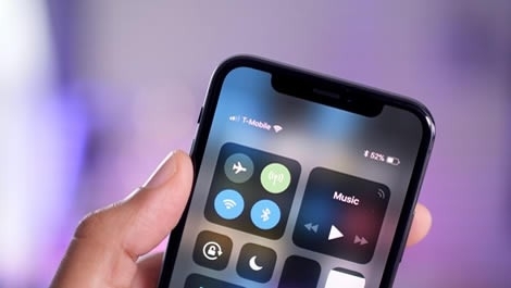 Apple уберет вырез в дисплее модели iPhone 2020 года