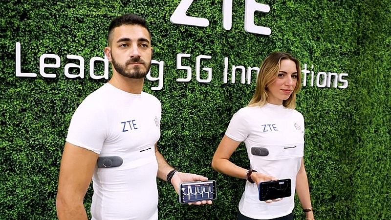 YouCare 5G основана на технологии, которая обеспечивает мониторинг состояния здоровья с помощью встроенных в футболку датчиков