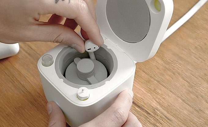 Cardlax EarBuds Washer - чистящее устройство беспроводных наушников