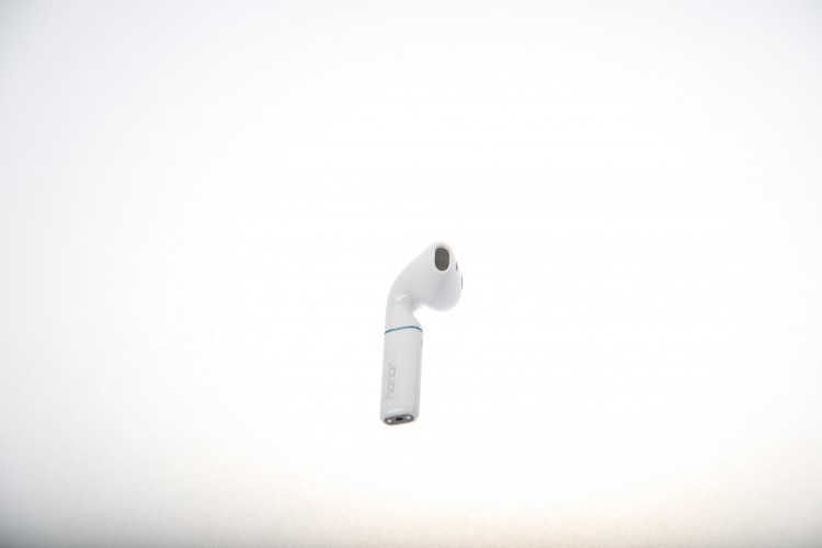 Наушники honor white. Наушники Honor Flypods White. Наушники Honor Flypods Pro. Наушники беспроводные Honor Flypods Pro White. Беспроводные наушники Honor Flypods Pro белые.
