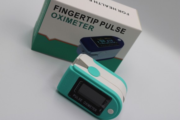 Цифровой пульсоксиметр Fingertip Pulse Oximeter Mint (Мятный)