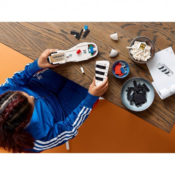 LEGO Creator Expert "Кроссовок adidas Originals Superstar" 10282 LEGO Creator Expert "Кроссовок adidas Originals Superstar" 10282