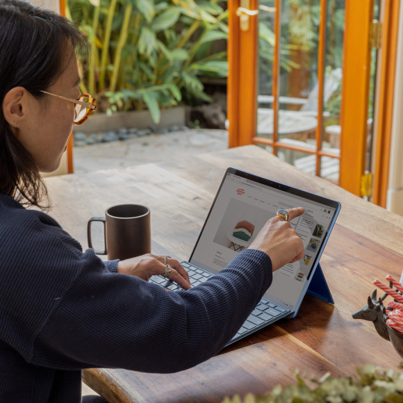 Планшет Apple C Wi-Fi + Cellular (демо) Планшет Apple C Wi-Fi + Cellular (демо)